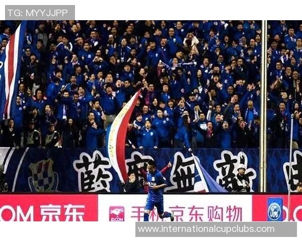 2017中超精彩对决鲁能迎战申花激烈角逐引发球迷热烈关注 2017中超精彩对决鲁能迎战申花激烈角逐引发球迷热烈关注